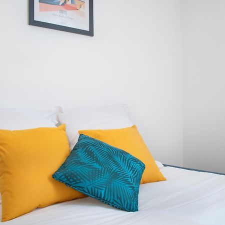 L'Appartement Des Ducs Avec Baignoire Double Nantes Bagian luar foto
