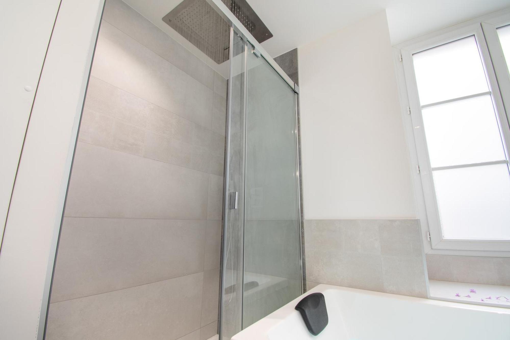 L'Appartement Des Ducs Avec Baignoire Double Nantes Bagian luar foto
