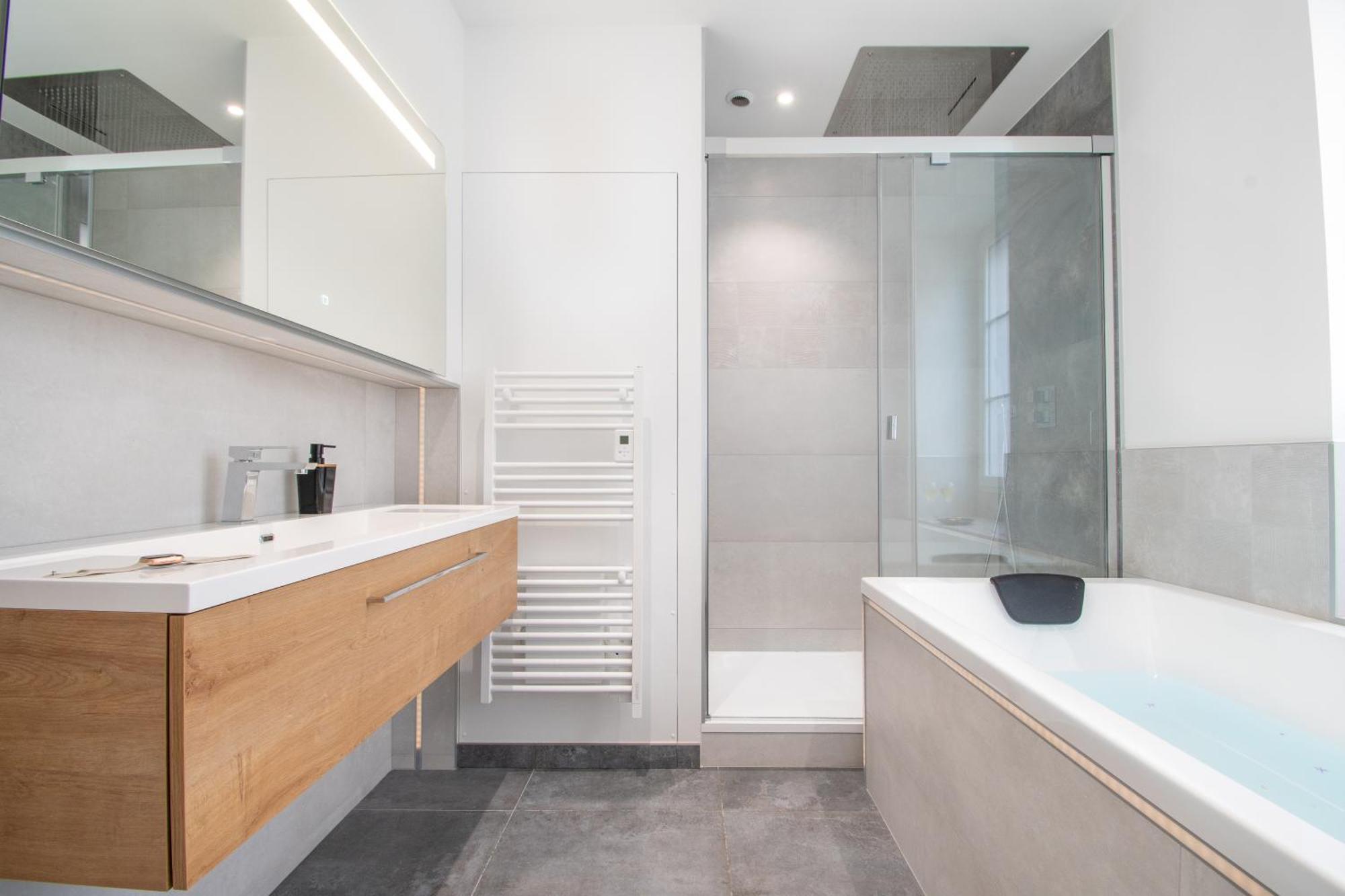 L'Appartement Des Ducs Avec Baignoire Double Nantes Bagian luar foto