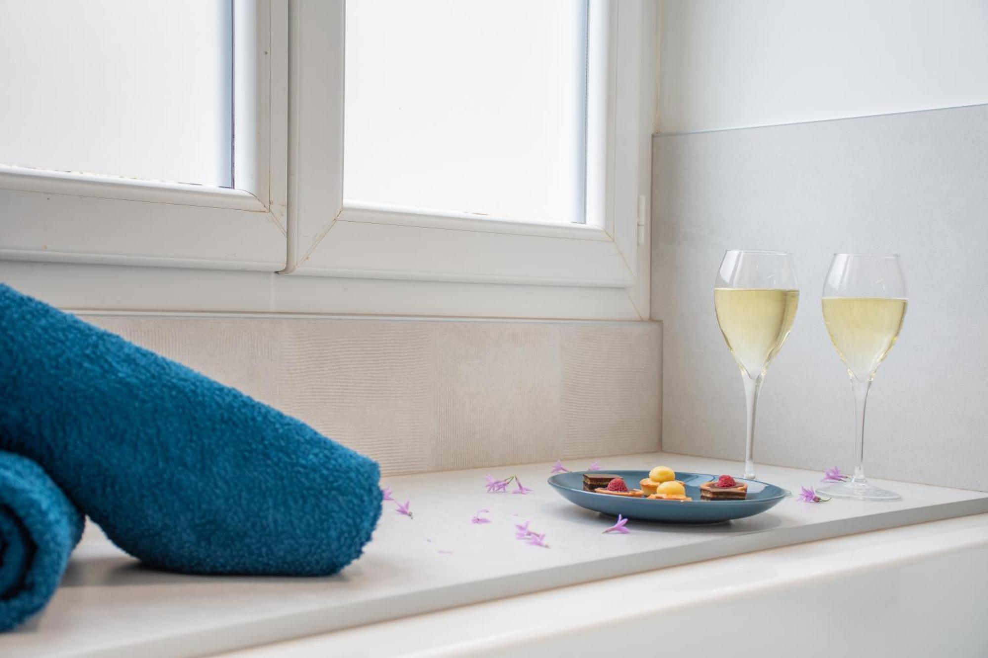 L'Appartement Des Ducs Avec Baignoire Double Nantes Bagian luar foto